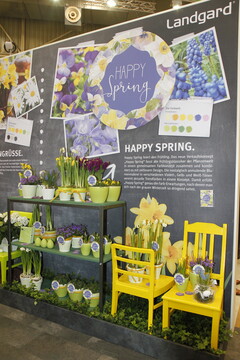 Happy Spring feiert den Frhling. Das neue Verkaufskonzept fasst alle Frhlings-Klassiker der Pflanzenwelt in einem gemeinsamen Farbkonzept zusammen und ombiniert
es mit zeitlosem Design.
