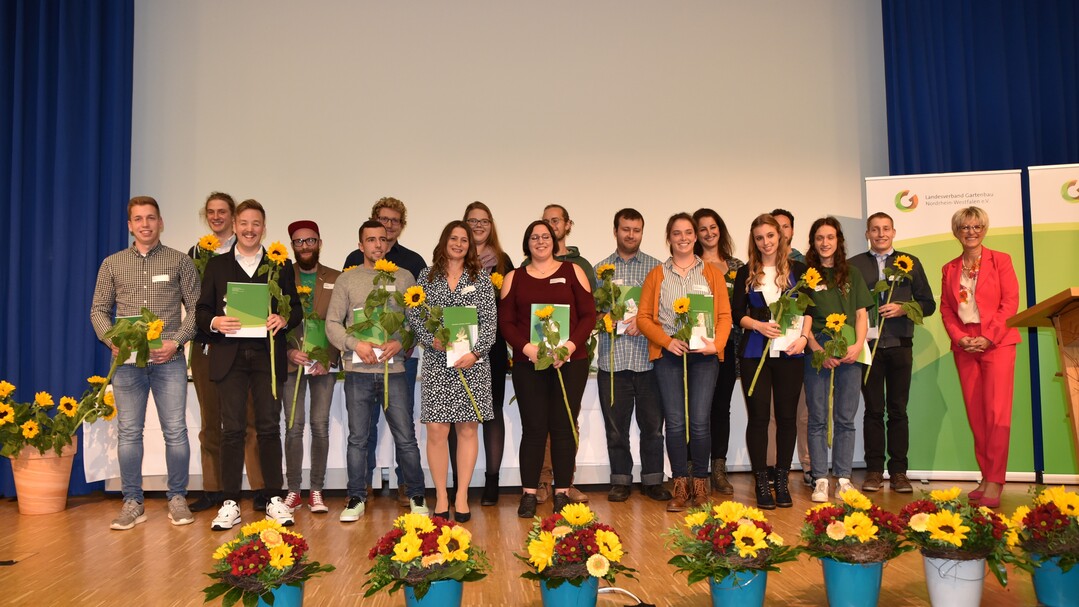 Die Prfungsbesten der Sommer Prfung 2019 aus NRW wurden im Rahmen der ffentlichen Veranstaltung vorgestellt und ihre Leistungen hervorgehoben