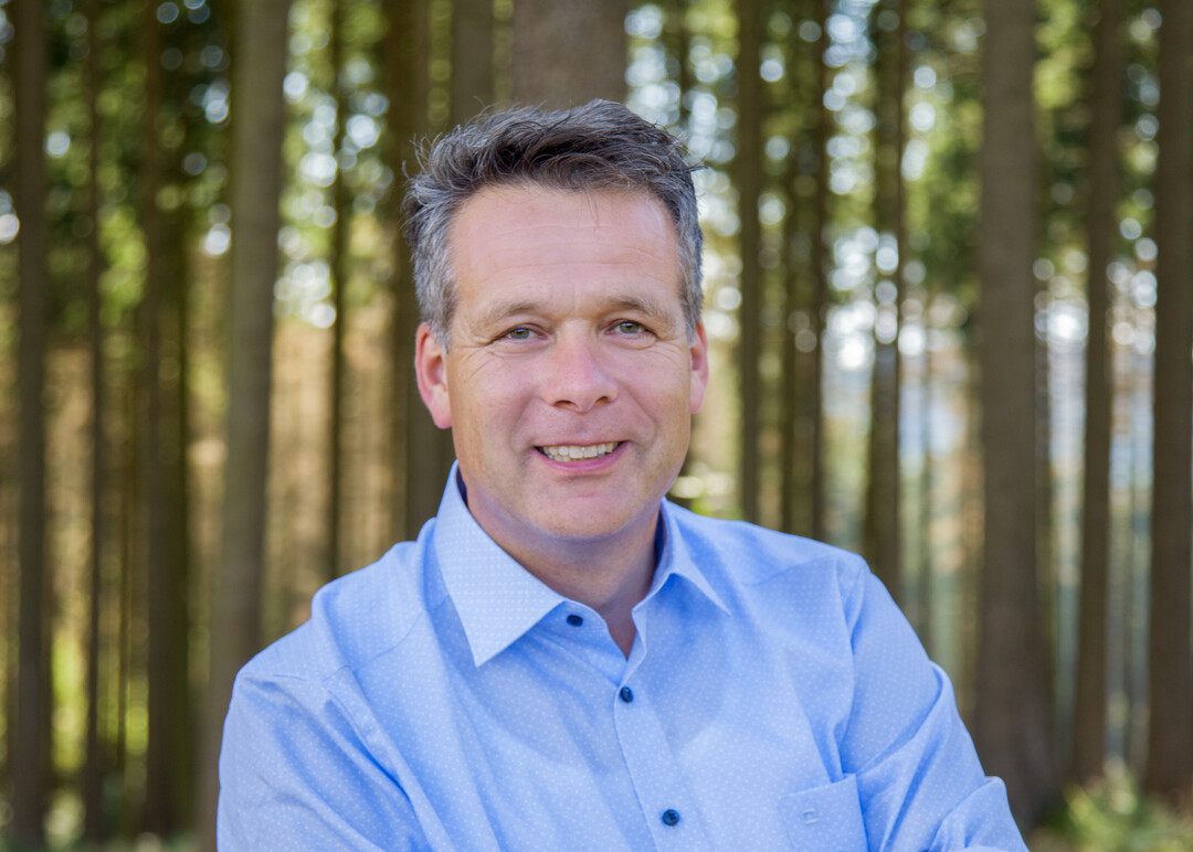 Rupert Fey ist Handelsexperte mit Schwerpunkt Blumen und Pflanzen. Fr DEGA GRNER MARKT schaut er regelmig ber den Tellerrand der Branche.  <br />
<a href="https://www.beyond-flora.com/"  target="_blank" >www.beyond-flora.com</a>