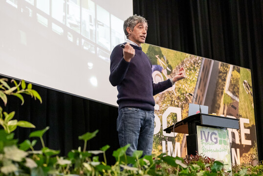 Ranga Yogeshwar blickte in die Zukunft – wie wird sich die Welt im Zeichen von Künstlicher Intelligenz, Klimawandel und schwindender Artenvielfalt verändern?