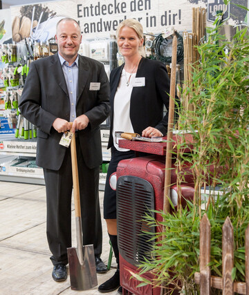 Christian Bremhorst und Eva Bodemann 2016 bei der Einfhrung der neuen Eigenmarke Landwerker