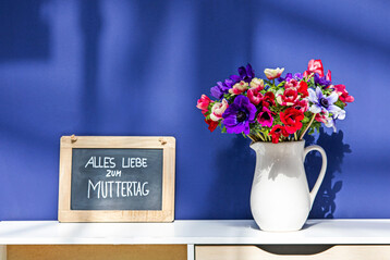 Blumengeschenke im Wert von 25 bis 35  machten am Muttertag den Groteil aus, nur im Sden Deutschlands scheinen die Ausgaben der Konsumenten noch immer etwas hher zu liegen. 