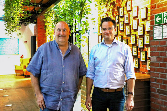 Oliber Mathys (l.) im Gespräch mit Prof. Dr. Paul Lampert