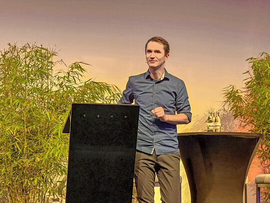 Neurowissenschaftler Dr. Henning Beck gab neue Impulse für kreative Unternehmenskonzepte.