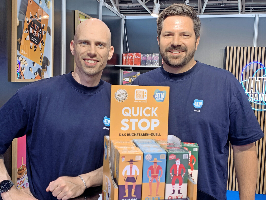 ATM Gaming, Mnchen: Das Vertriebsteam der deutschen Variante von Quickstop brachte zur TrendSet die Weihnachtsedition des charmanten Kartenspiels mit und fr den Fachhandel neue Theken- bzw. Standdisplays. 
<a href="https://www.atmgaming.de"  target="_blank" >www.atmgaming.de</a>