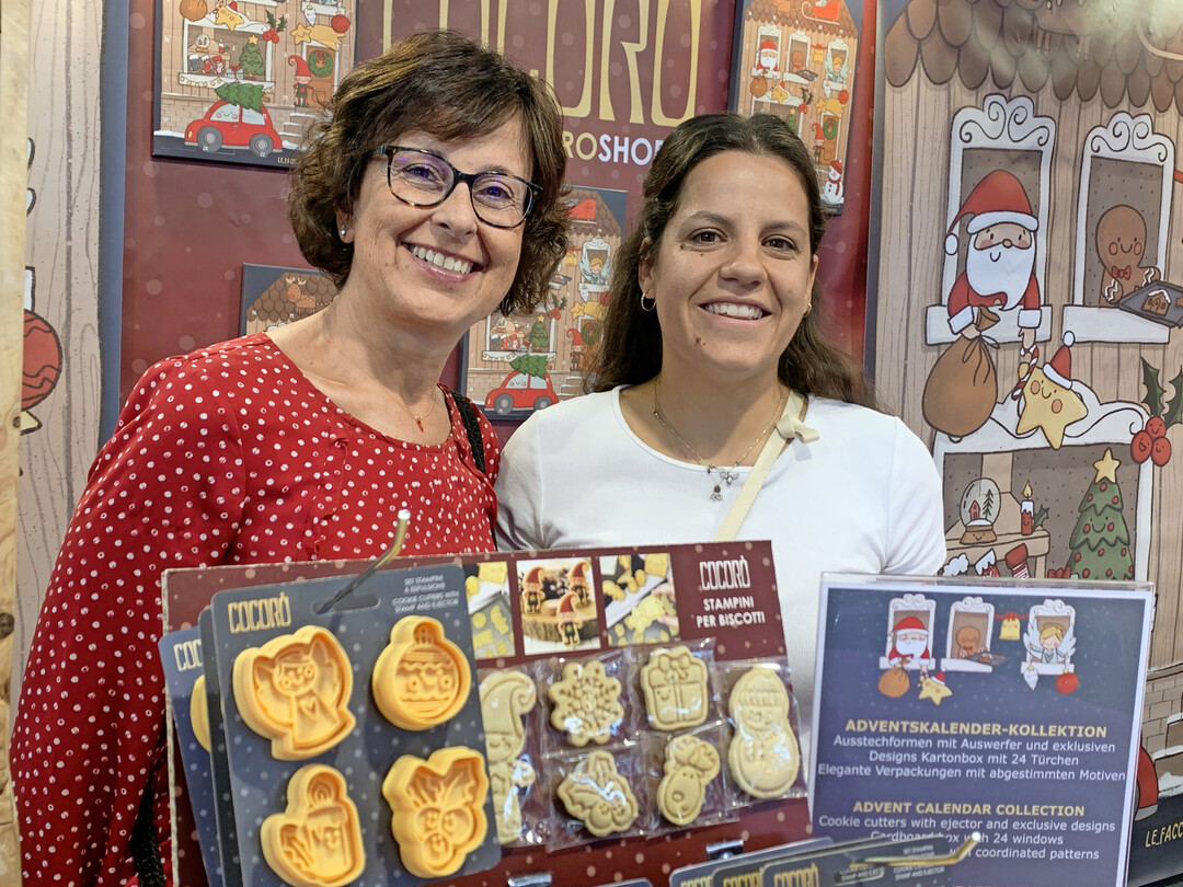 Cocor, Missaglia /I: Gloria Testa und ihre Kollegin brachten zum ersten TrendSet-Auftritt ihre Papeterie-Serien mit, die als Verpackungs- und Geschenkideen rund um das Thema Weihnachtsbckerei entwickelt wurden. 
<a href="https://www.cocoro.it "  target="_blank" >www.cocoro.it</a>