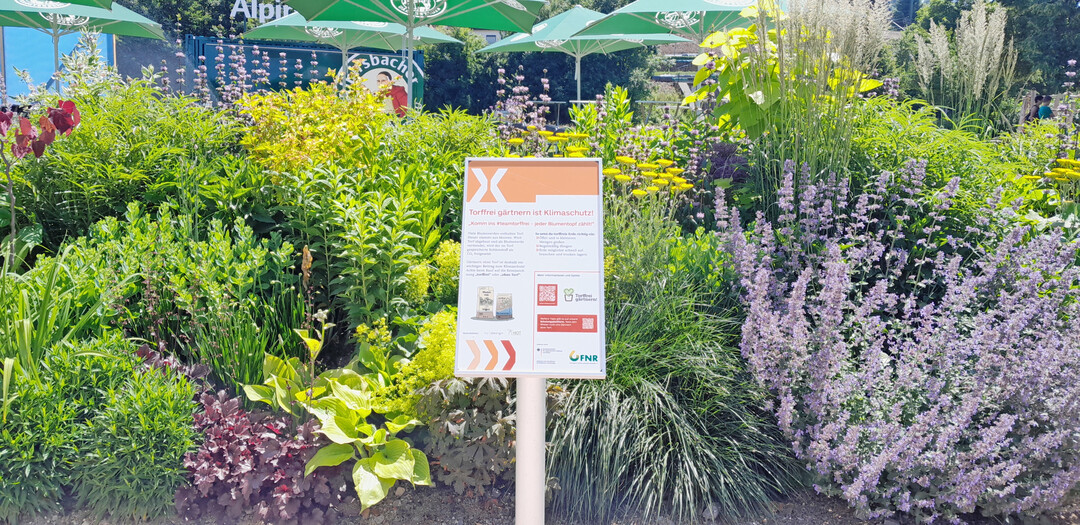 Unter dem Motto Jeder Blumentopf zhlt! informiert die FNR in Furth im Wald und Tal X Hobbygrtnerinnen und Hobbygrtner zum Grtnern ohne Torf.