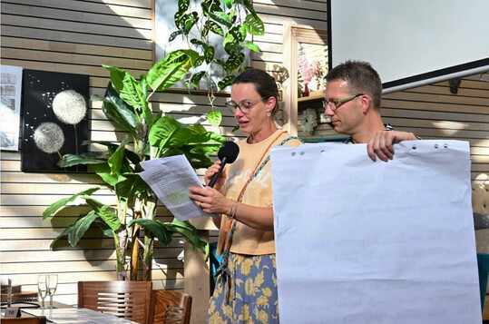 Konny und Heiko Mencke sind Inhaber der Firma Mencke, die sich zusammensetzt aus dem
<a href="https://www.mencke.de/"  target="_blank" >Gartencenter Mencke</a>
sowie demCaf Pusteblume.