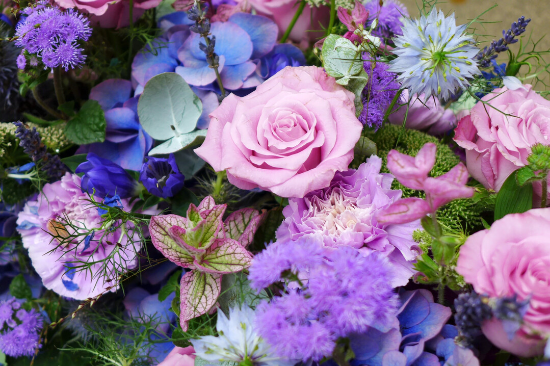 Ein Blumengesteck bei der Abschlussprfung zum Floral Stylist 2023.