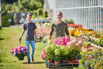 Auszubildender im Gartenbau