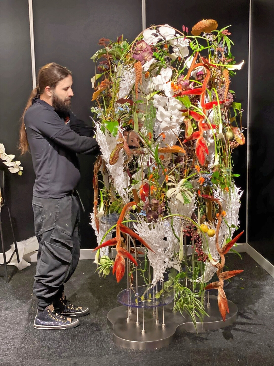 Die Objektarbeit sollte durch die historischen niederlndischen Tulpenvasen aus dem 17. Jahrhundert inspiriert sein.