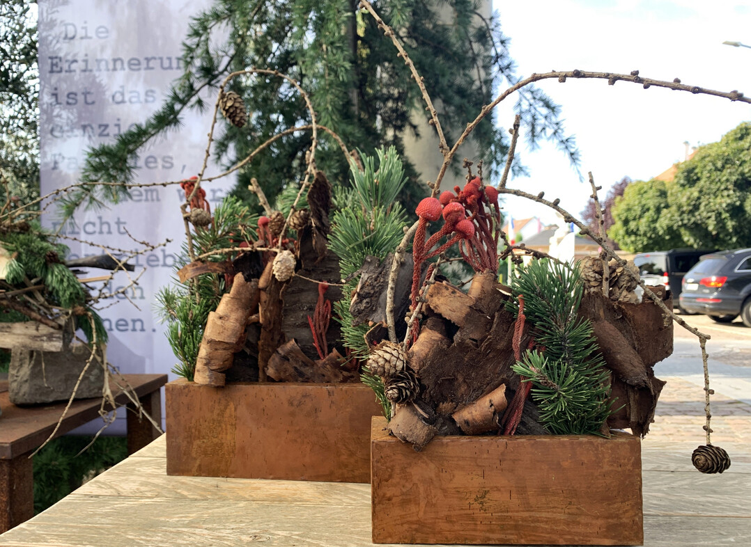 Kleine und groe Werkstcke entstanden fr die Show und fr die Ausstellung im Eingangsbereich bei Trautz.