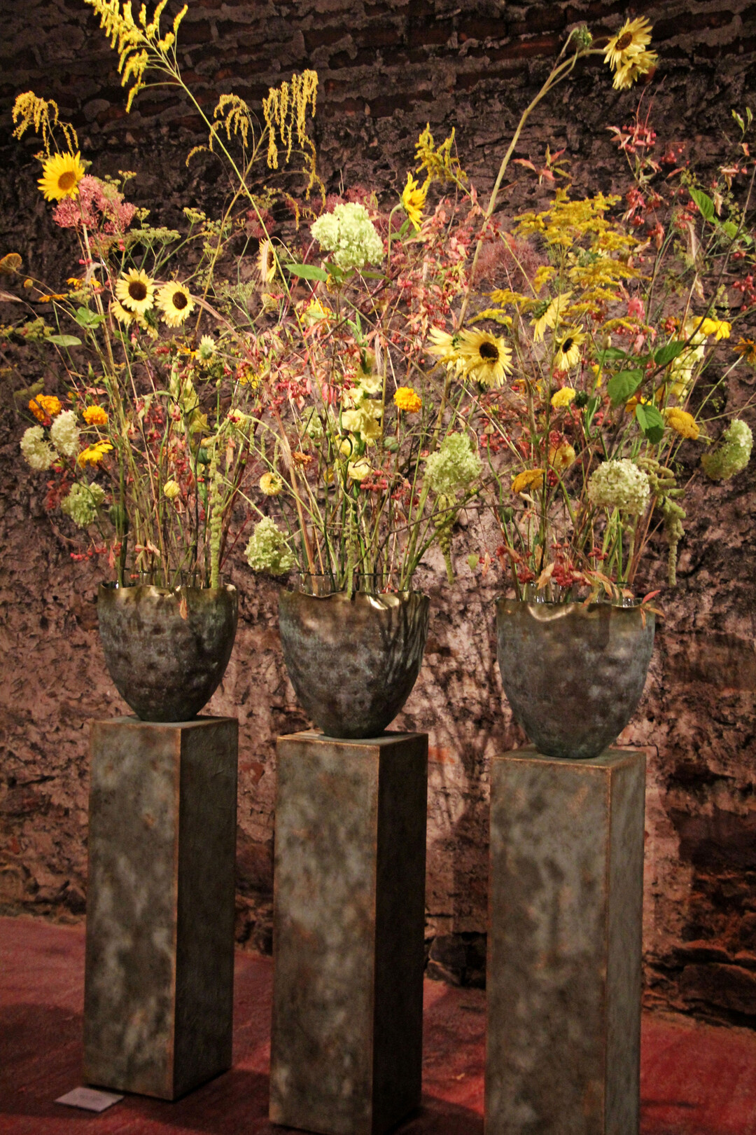 Gefäßfüllung als Dreiergruppe umgesetzt von
<b>Kevin Wieland </b>