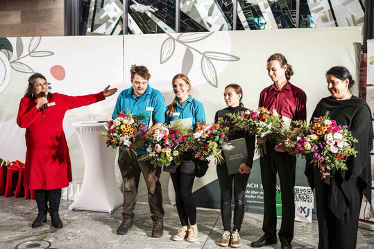 Insgesamt fnf Floristinnen und Floristen hatten am Wettbewerb in Nrnberg teilgenommen.