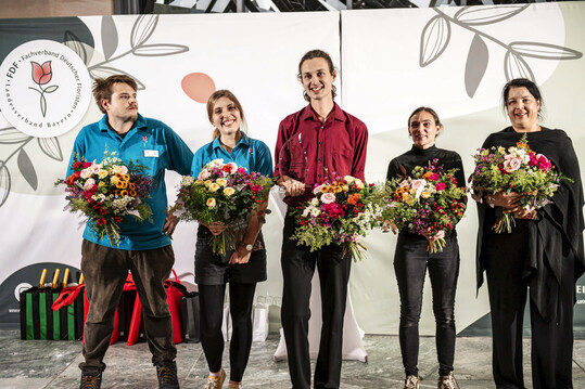 Die fnf Teilnehmenden (v.l.):  Jan Halbig (Platz 3), Annette Sippl (Platz 2), Anian Friedrich (Sieger), Jana Carl und Tamara Wakonig. 