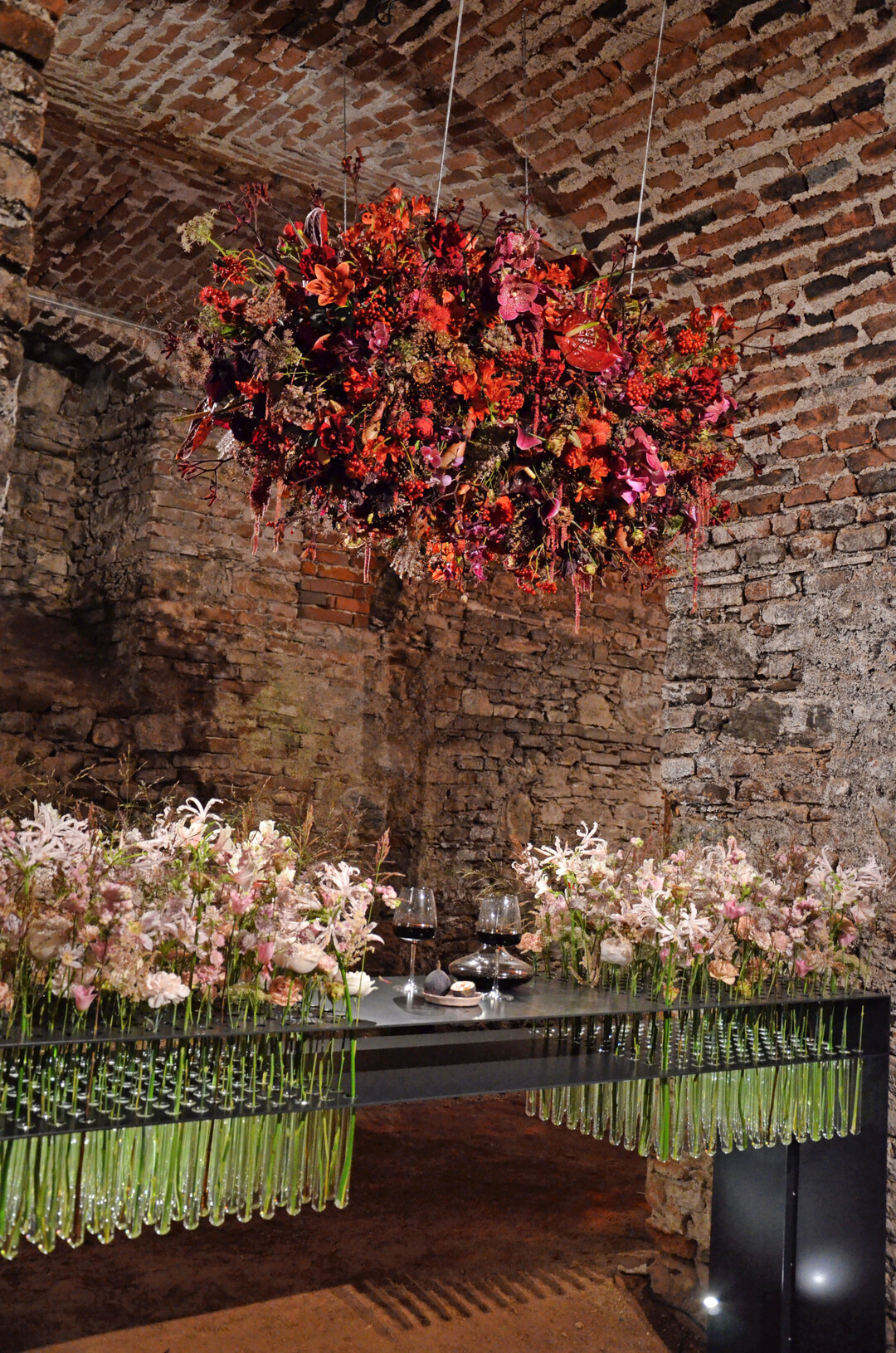 Die Feige steht gleichzeitig f�r Scham als auch f�r Erotik. 
<b>Sarah von Aarburg</b>
 zeigte diesen Gegensatz sehr deutlich und rief dadurch auf, den Begriff der Scham noch einmal neu zu denken. 