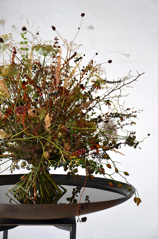 Der Strauß der Jahrgangsbesten
<b>Sarah von Aarburg</b>
ist unglaublich zart und strukturiert. Bei der geringen Größe ist das eine sowohl gestalterische als auch handwerkliche besondere Herausforderung.