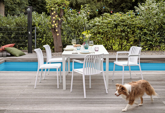 Stabil, wetterfest und stilvoll: Kettalux-Tischplatten sind gemacht f�r gemeinsame Momente im Freien.