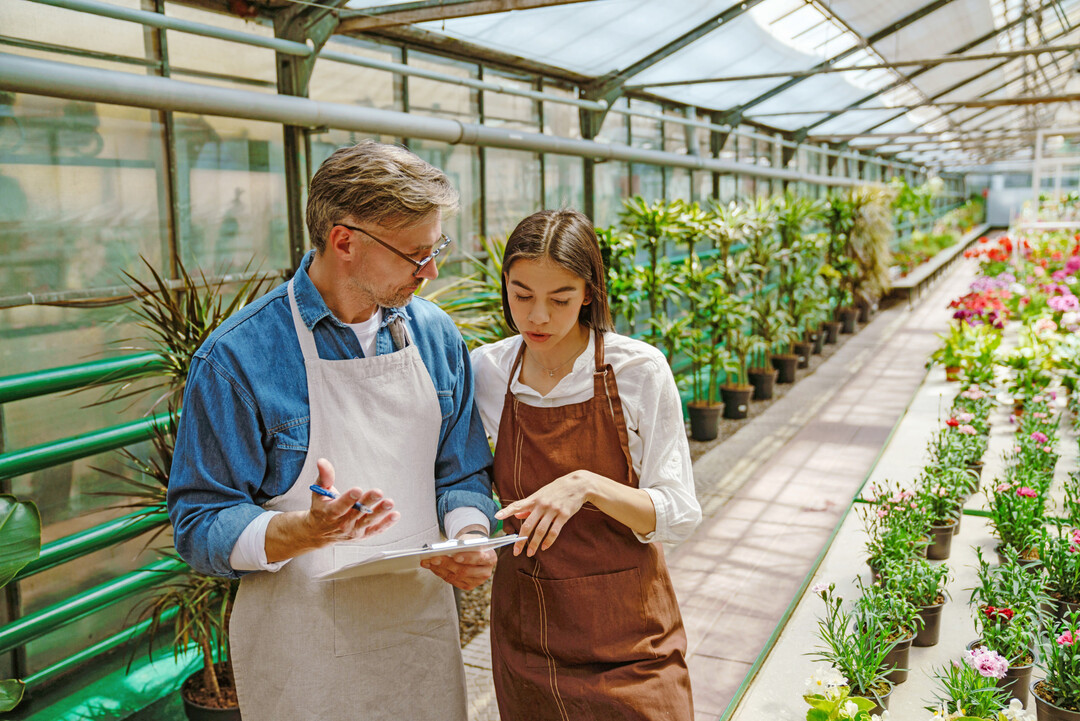 Im Dialog mit dem Team: Echte Fhrung entsteht nicht durch Anweisungen, sondern durch Verstndnis, Kommunikation und gemeinsames Handeln.