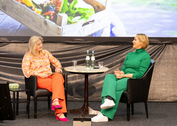 Martina Mensing-Meckelburg im Gesprch mit Judith Rakers