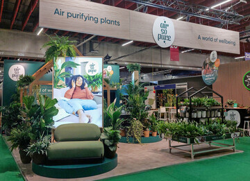 Auf der Trade Fair im niederlndischen Aalsmeer zeigte die Marke Air So Pure ihr umfangreiches Sortiment an luftreinigenden Pflanzen und die vielfltigen Prsentationsmglichkeiten der Marke. 