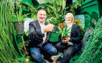 Kein IPM-Post in den Sozialen Netzwerken ohne Selfie aus dem Inneren des Wagens