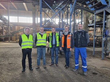 Von links nach rechts: Vertrieb Haubitz: Joachim Hertz und Olaf Bruchertseifer / Kleeschulte Erden: Jens Brune, Vertriebsleiter, Mariel Kleeschulte-Vrochte, Geschftsfhrerin, Christian Faulstich, Produktion. 