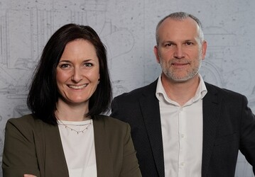 Director Marketing  EMEA Pia Weimer und Paul Bramhall, Director  Electrification & Rental  EMEA werden die Elektrifizierung von Antrieben und das Geschft von Briggs & Stratton mit Vermietern in der EMEA-Region aktiv frdern und vorantreiben.