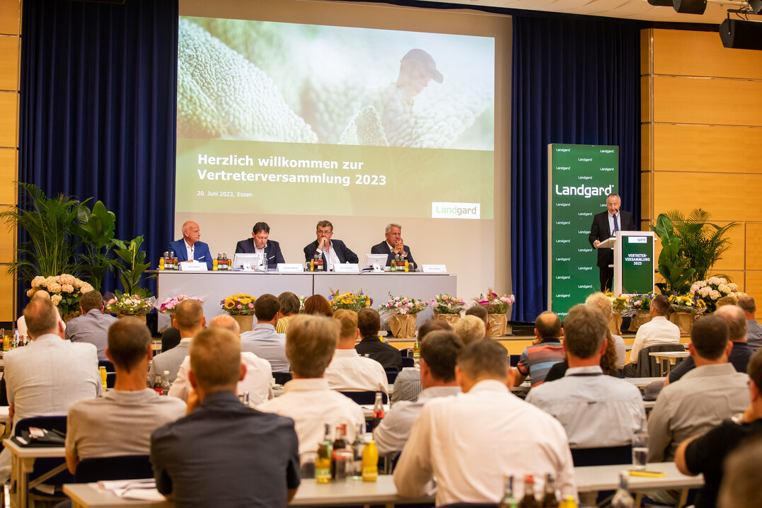 Nach drei Jahren, in denen die Vertreterversammlung wegen der Corona-Pandemie digital oder hybrid durchgeführt wurde, ist Landgard in diesem Jahr zum bewährten Format einer Präsenzveranstaltung zurückgekehrt.
