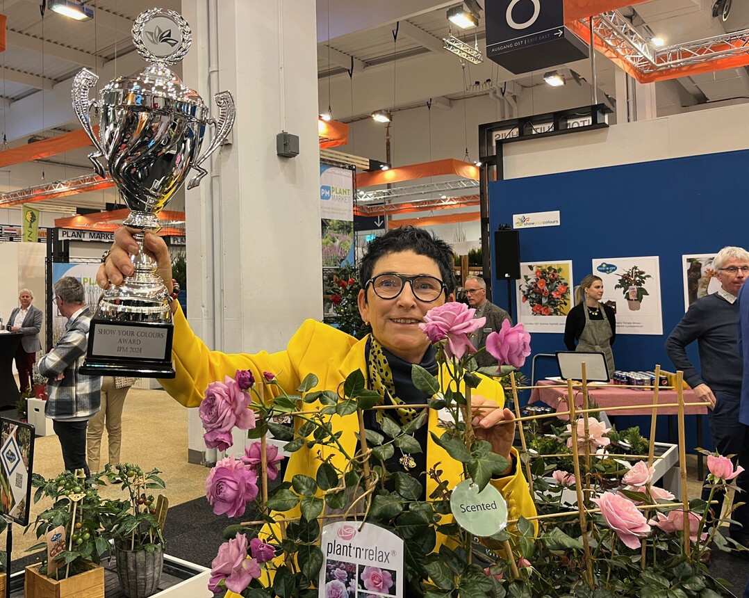 Rosa Eskelund, Roses Forever, freut sich ber die Auszeichnung fr ihre Kletterrose.