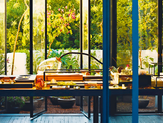 Der Store von Xin� in Mexiko-Stadt ist eine eindrucksvolle Hommage an die sinnliche Kraft der Natur.