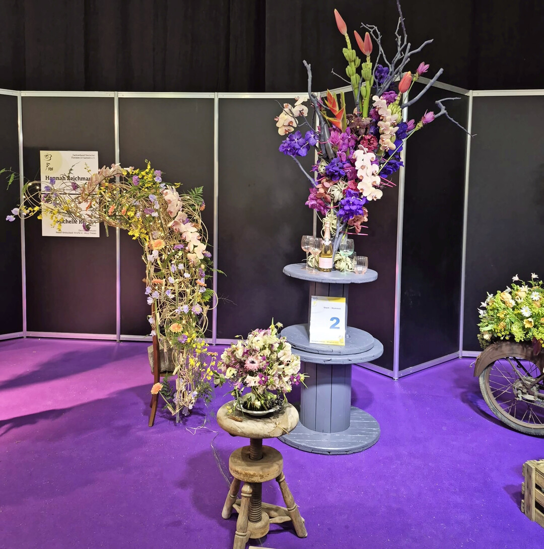 Die Werkst�cke der Bestplatzierten in der Kategorie Juniors: Julia Kreuzkam von Blumen Richter Leipzig