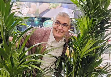 Christoph Killgus ist Redakteur in der Gartenbauredaktion des Verlags Eugen Ulmer und veratwortet das Magazin DEGA GARTENBAU.
