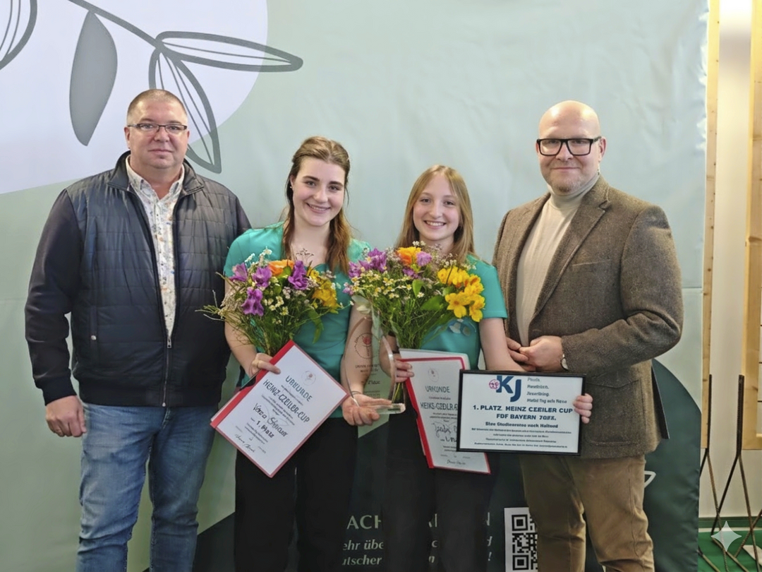 Verena Stinauer (links) und Josefine Danzl lagen punktgleich auf und sind damit beide Gewinnerinnen des Heinz-Czeiler-Cups des FDF Bayern.
