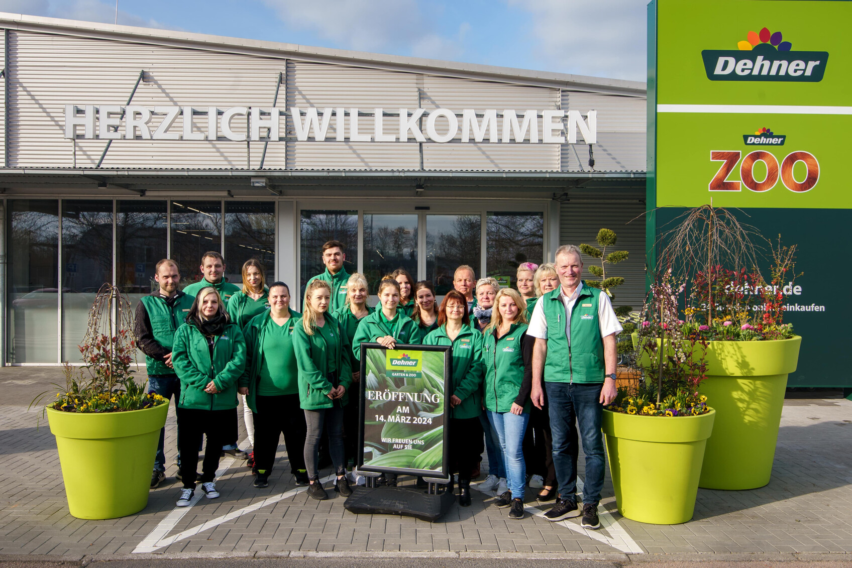 Neues GartenCenter in DessauRoßlau DEGA GRÜNER MARKT