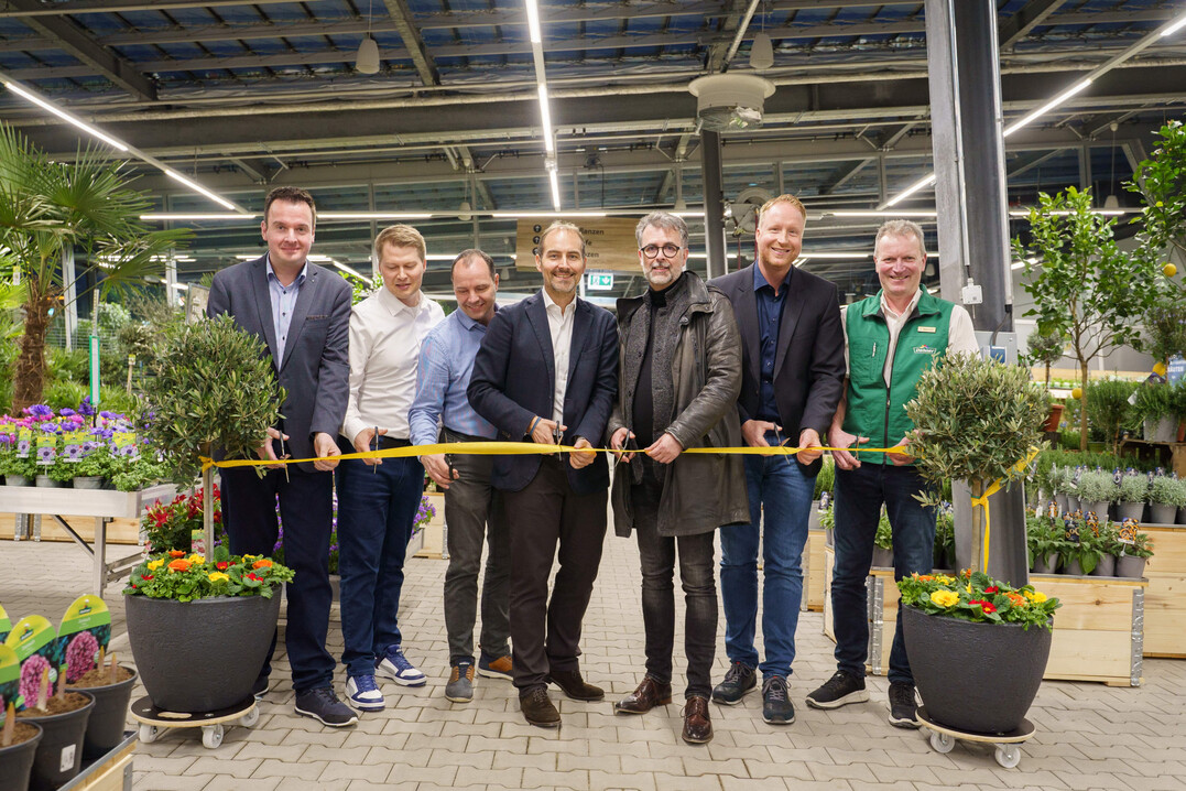 Von links nach rechts: Markus-Walter Garbe (regionaler Vertriebsleiter Dehner), Armin Schmitt, Rico E., Georg Weber (CEO Dehner), Ingolf Schmidt (Leiter des Amtes fr Wirtschaft und Stadtplanung Dessau-Rolau), Frank Bing (CSO Dehner) und Frank Wecke (Marktleiter) bei der feierlichen Erffnung.