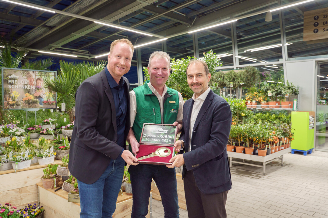 Neues GartenCenter in DessauRoßlau DEGA GRÜNER MARKT