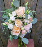 Silvana Gross-Lüpken (
<a href="https://www.instagram.com/flor_und_dekor/" target="_blank" >@flor_und_dekor</a>
)