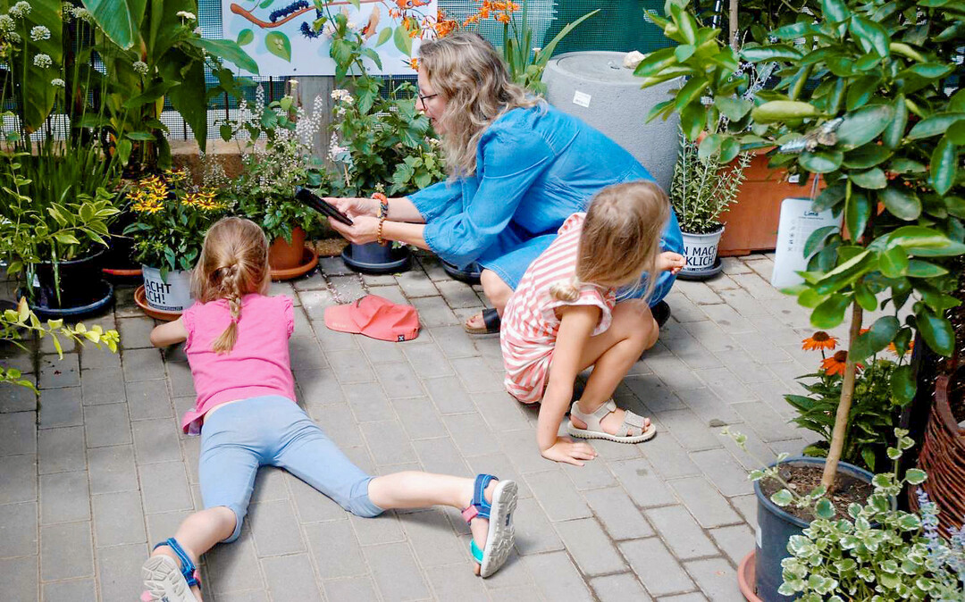 Exotische Falter zu bestaunen, ist faszinierend für Groß und Klein und sorgt damit für Kunden in der frequenzarmen Sommerzeit.