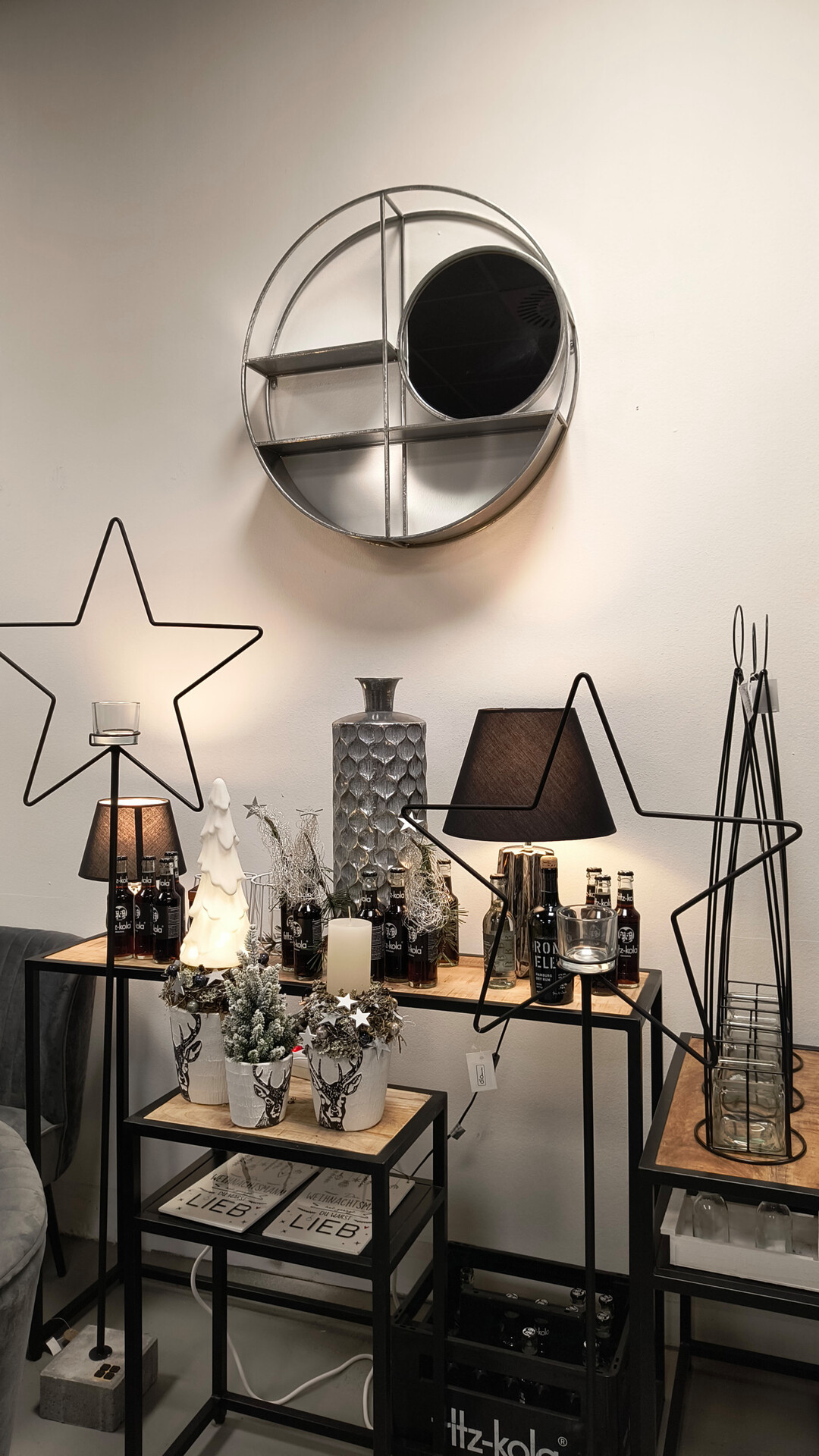 Die khle, eher reduziert wirkende Kombination aus Schwarz, Silber und Wei, sowie eine eher matte Gold-Silber-Kombi bekam nur wenig Raum.