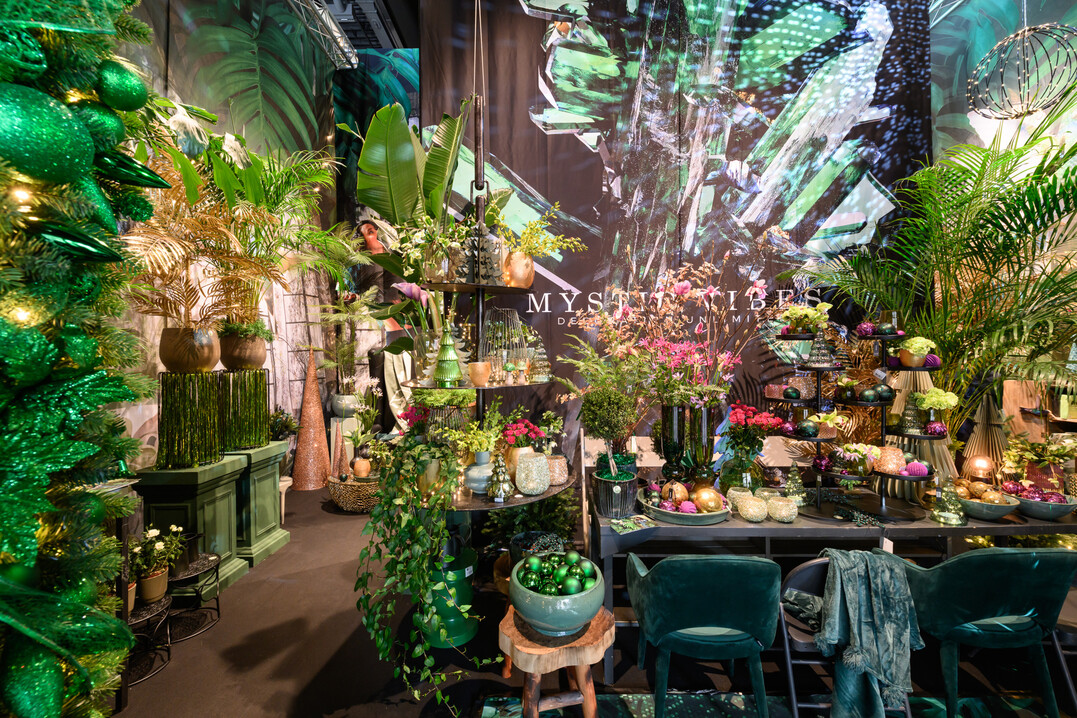 Die von vielen der Kommentierenden favorisierte Trendfarbe Grn war auch das Motto der Decoration Unlimited Show des Designduos 2dezign auf der Christmasworld 2024.