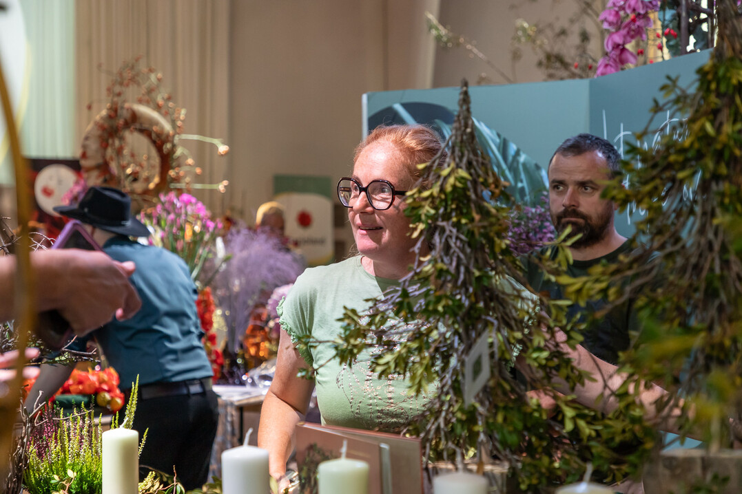 Sabrina Rainer ist Floristmeisterin und Buerin.