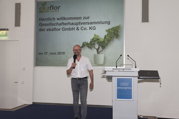 25. Ordentliche Jahreshauptversammlung des Einkaufsverbunds ekaflor in Nrnberg: Geschftsfhrer Gerhard Twiling informierte die Anwesenden ber erfreuliche Ergebnisse