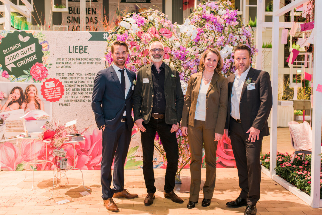 Michael Hermes (Bereichsleiter Marketing bei Landgard), Klaus Wagener (Geschäftsführer bei BLOOM’s), Sylvia Weigner (Leiterin Marketing bei BLOOM’s) und Armin Rehberg (Vorstandsvorsitzender der Landgard eG) freuen sich gemeinsam auf eine noch stärkere Zusammenarbeit.