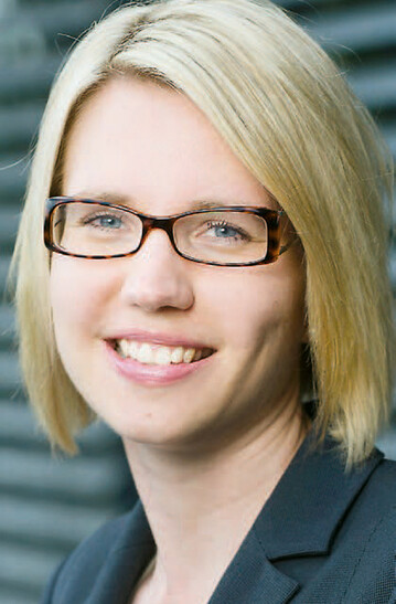 Dr. Eva Stber