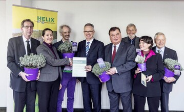 Dr. Ingo Braune (Bundesministerium fr Ernhrung und Landwirtschaft), Sarah Sensen (Bundesanstalt fr Landwirtschaft und Ernhrung), Simon Charlesworth (Downderry Nurseries), Hans Mller (Helix Pflanzen GmbH), Wolfgang Graeser (Dehner Garten-Center), Lder Nobbmann (BundesArbeitsgemeinschaft Pflanzen- Sammlungen), Bettina de la Chevallerie (Netzwerk Pflanzensammlungen) und Karl Zwermann (Deutsche Gartenbau-Gesellschaft).