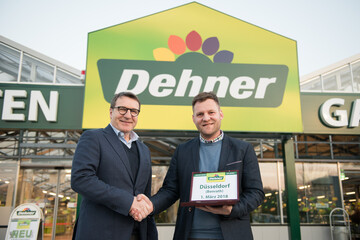 v.l.: Bernhard Hnig, Chief Operating Officer Dehner und Martin Podorf, Marktleiter Dehner Dsseldorf-Benrath