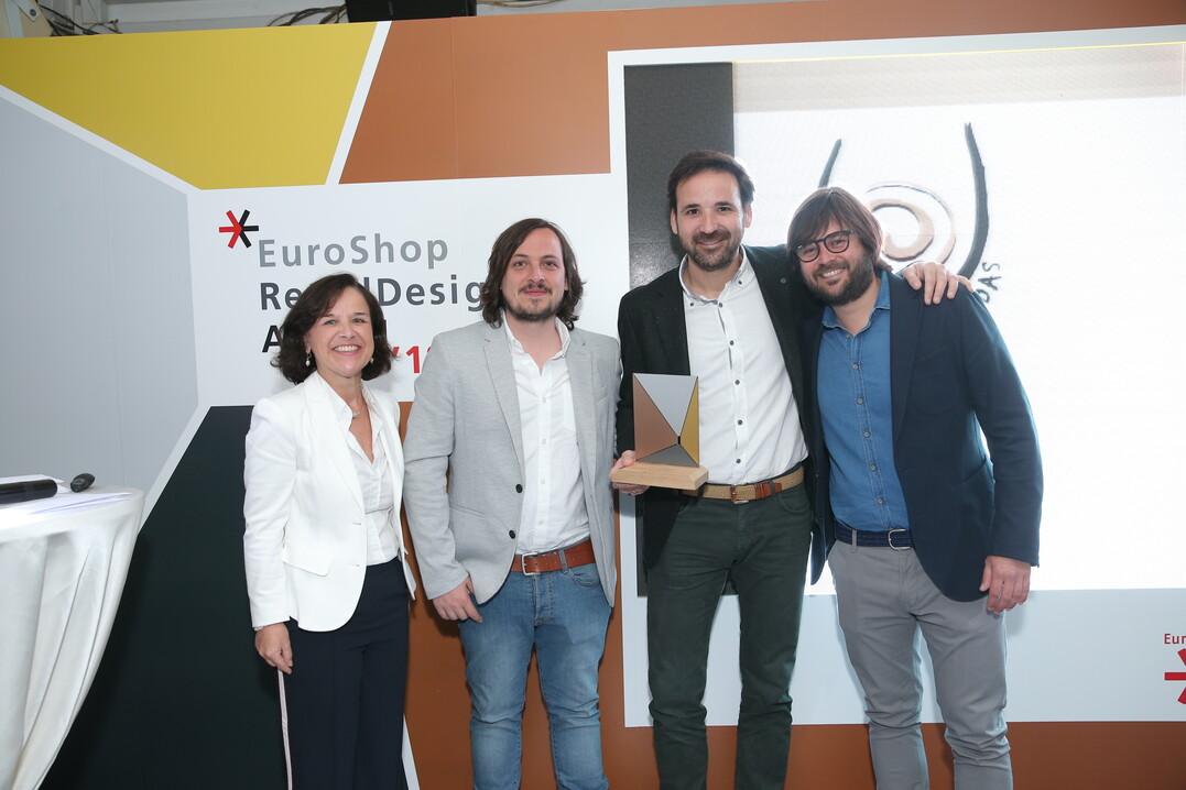 (v.l./f.l.) Claudia Horbert, Leiterin Forschungsbereich Ladenplanung + Einrichtung/Claudia Horbert, Director of Research Store Planning + Design, Miguel Crespo Picot; Sixto Martín Martínez; Javier Guzmán Benito – Zooco/ De Vinos y Viandas