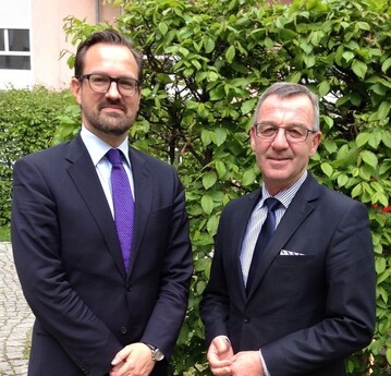Bertram Fleischer (links) wird nchstes Jahr neuer Generalsekretr des
Zentralverbandes Gartenbau, hier mit ZVG-Prsident Jrgen Mertz.
