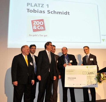 Tobias Schmidt (zweiter von rechts) bei der Preisbergabe